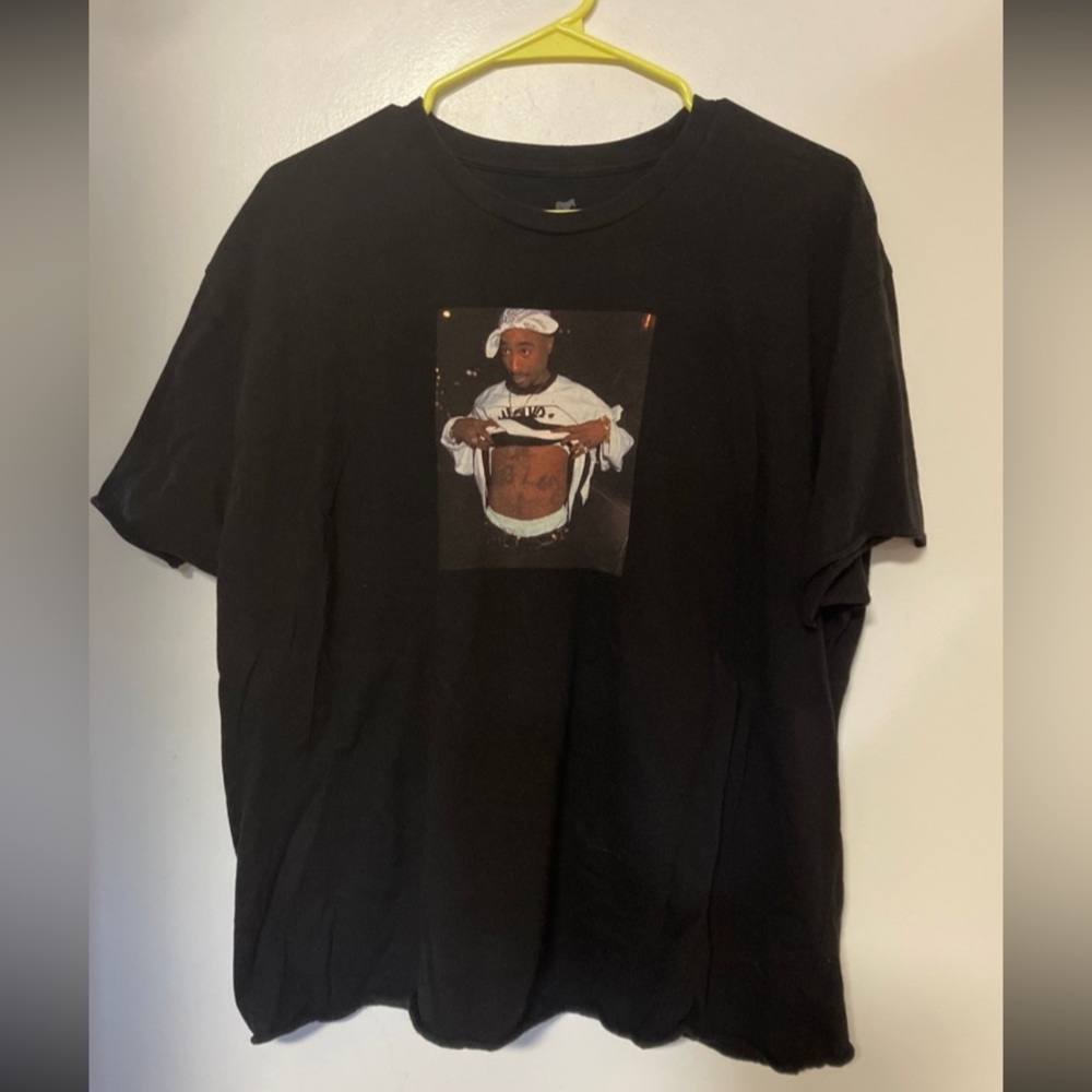Tupac graphic cut off tee